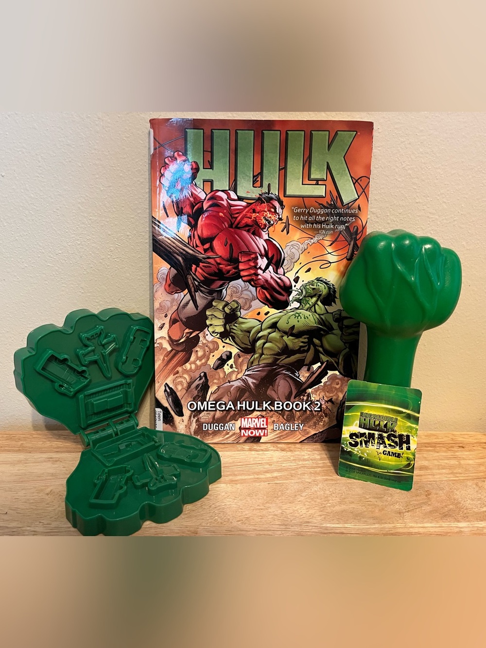 Hulk COLLECTION - Hulk Smash 2008 Game Set & Omega Hulk 2 comic book